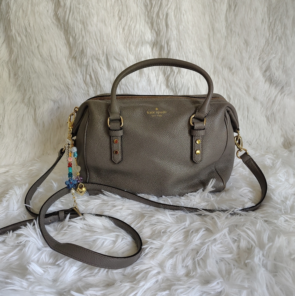 Elegant Gray Leather Handbag